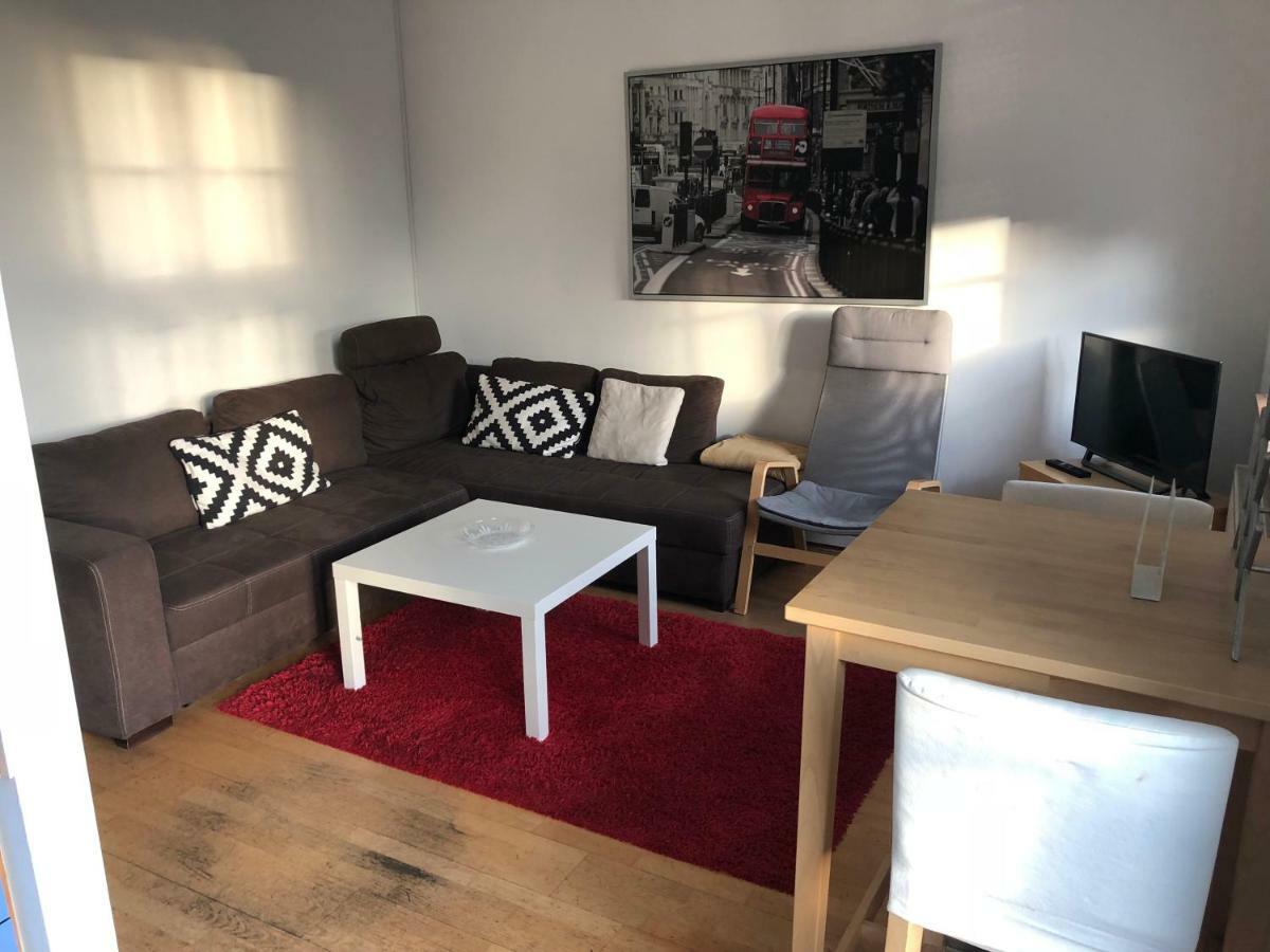 Mitten In Apartment Wiesbaden
